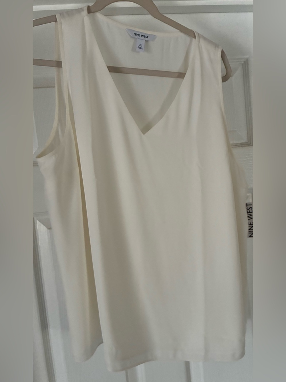 Nine West Ivory V-Neck Sleeveless Blouse Size XL NWT